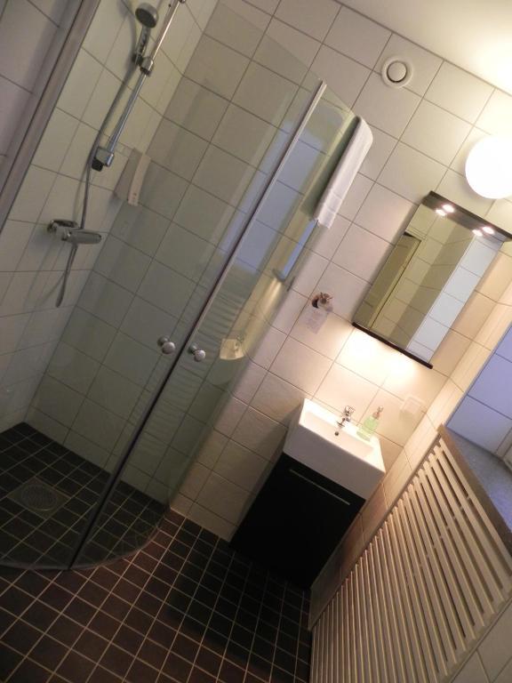 Hotell Tinget Sala Værelse billede